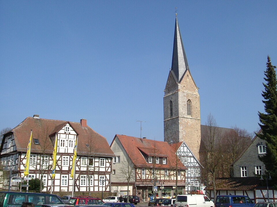 Umzug von Korbach nach Zypern per Container: Korbach St.Nikolai – Foto: Peter Kaboldy, CC BY-SA 3.0, via Wikimedia Commons Umzug von Korbach nach Zypern per Container: Korbach St.Nikolai
