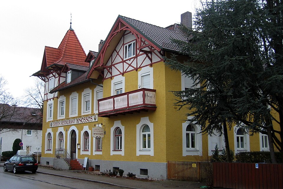 Umzug von Krailling nach Zypern per Container: Kraillinger Hof – Foto: Furukama, CC BY-SA 3.0, via Wikimedia Commons Umzug von Krailling nach Zypern per Container: Kraillinger Hof