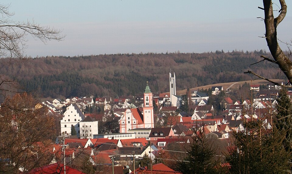 Umzug von Krumbach nach Zypern per Palette: Krumbach vom Reschenberg aus – Foto: Johann2, CC BY-SA 3.0, via Wikimedia Commons Umzug von Krumbach nach Zypern per Palette: Krumbach vom Reschenberg aus