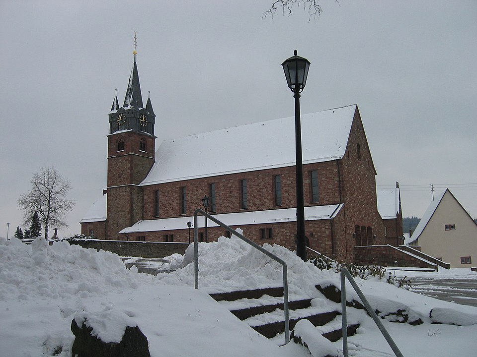 Umzug von Külsheim nach Zypern per Container: St Martin Kuelsheim im Winter in Külsheim – Foto: Janspengler, CC BY-SA 4.0, via Wikimedia Commons Umzug von Külsheim nach Zypern per Container: St Martin Kuelsheim im Winter in Külsheim
