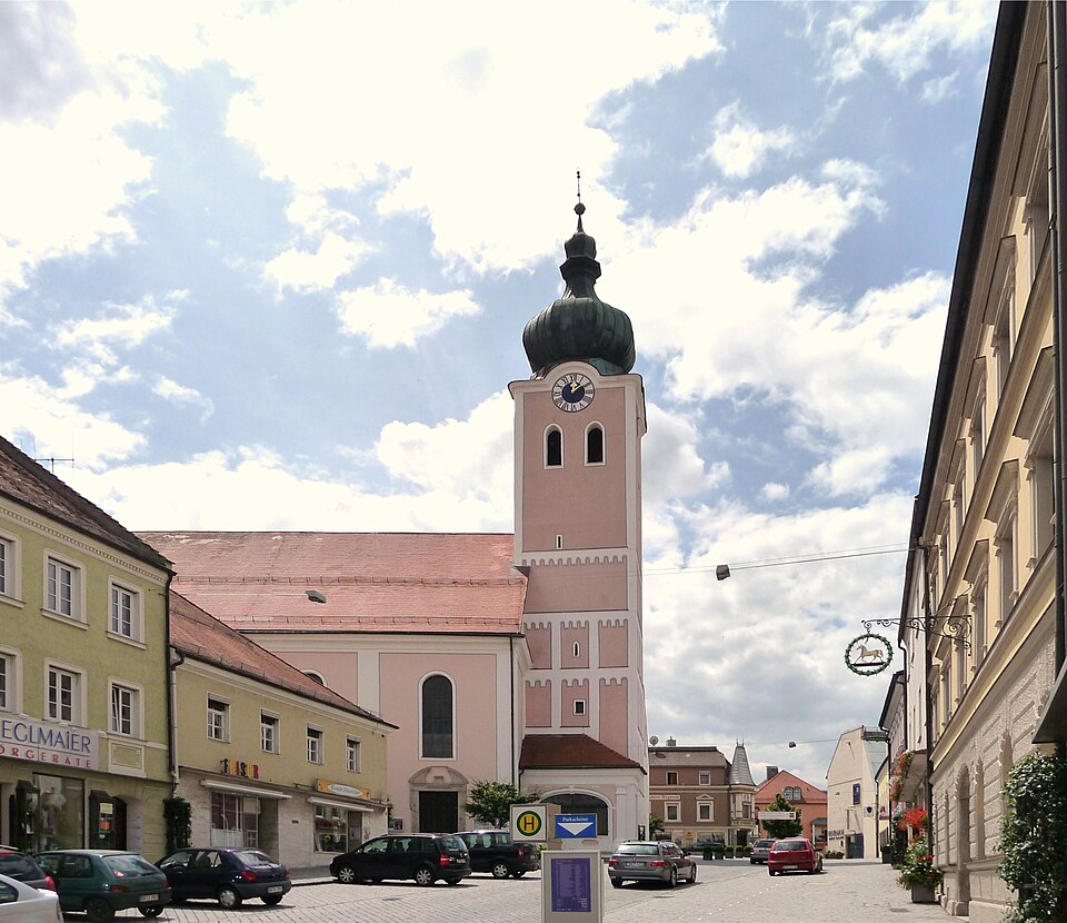 Umzug von Landau an der Isar nach Zypern per Palette: Stadtpfarrkirche in Landau an der Isar – Foto: Konrad Lackerbeck, CC BY 3.0, via Wikimedia Commons Umzug von Landau an der Isar nach Zypern per Palette: Stadtpfarrkirche in Landau an der Isar