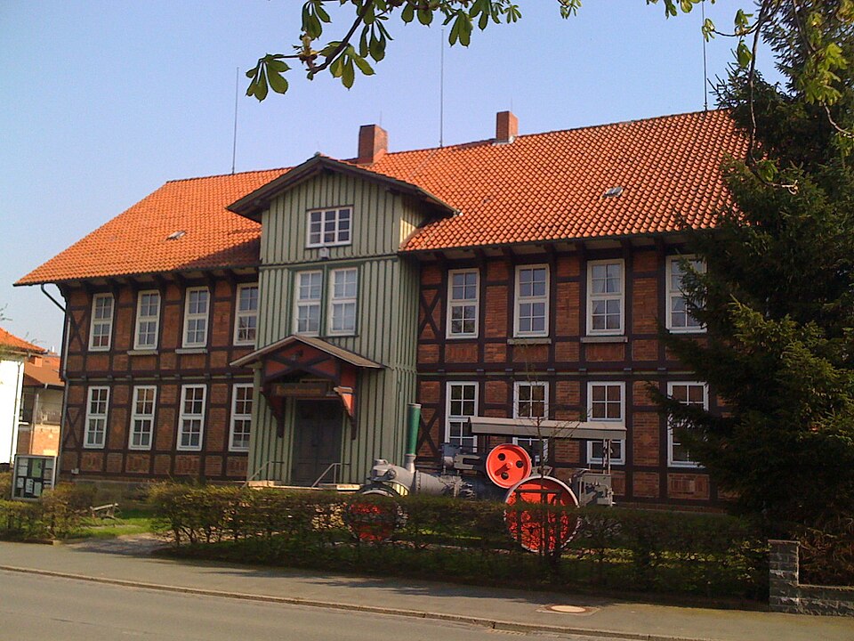 Umzug von Langelsheim nach Zypern per Container: Heimatmuseum Langelsheim – Foto: Milenavaleska, Public domain, via Wikimedia Commons Umzug von Langelsheim nach Zypern per Container: Heimatmuseum Langelsheim