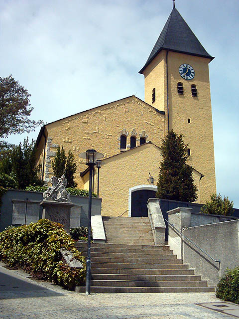 Umzug von Lappersdorf nach Zypern per Container: Lappersdorf-pfarrkirche
