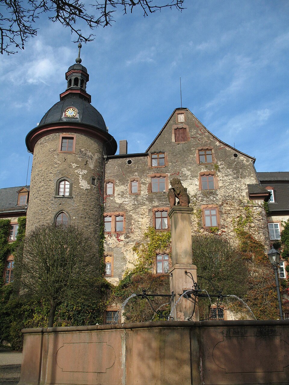 Umzug von Laubach nach Zypern per Container: Laubach castle – Foto: Doris Antony, Berlin, CC BY-SA 4.0, via Wikimedia Commons Umzug von Laubach nach Zypern per Container: Laubach castle