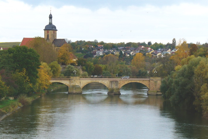 Umzug von Lauffen am Neckar nach Zypern per Container: Stadtansicht Lauffen am Neckar – Foto: Enslin, CC BY 2.5, via Wikimedia Commons Umzug von Lauffen am Neckar nach Zypern per Container: Stadtansicht Lauffen am Neckar
