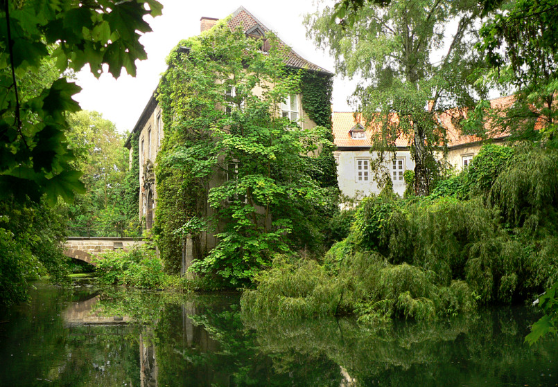 Umzug von Lehre nach Zypern per Container: Wendhausen Schloss Westen in Lehre