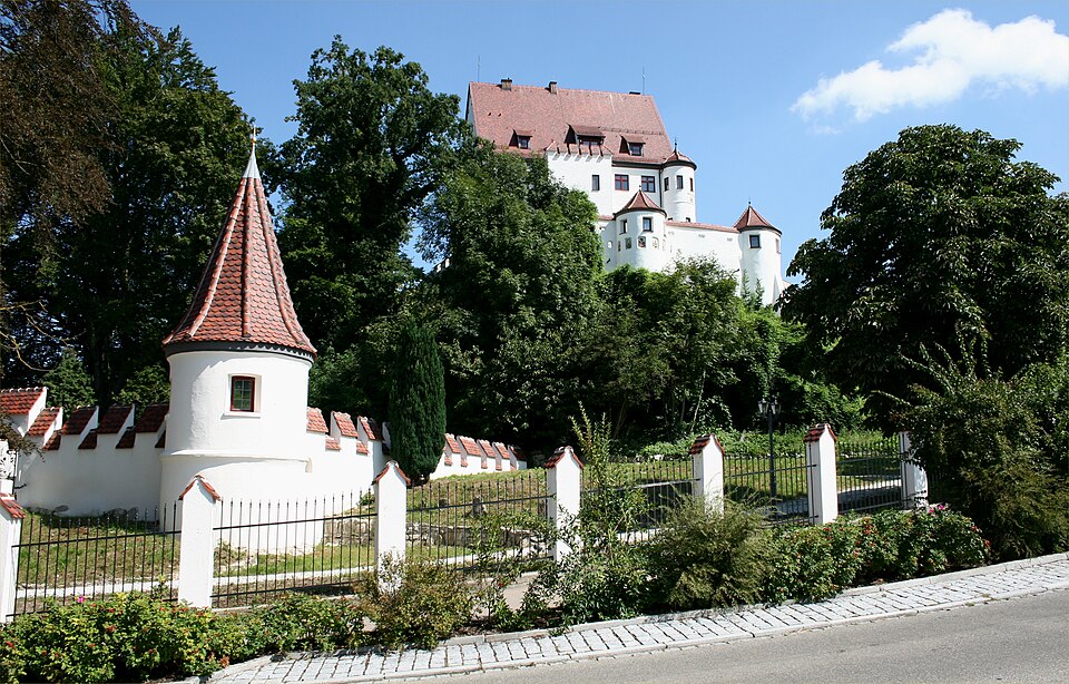 Umzug von Leipheim nach Zypern per Container: Leipheim Schloss