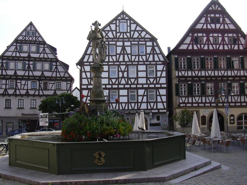 Umzug von Leonberg nach Zypern per Container: Stadtansicht Leonberg – Foto: Wikimedia-Autor, CC BY-SA 3.0, via Wikimedia Commons Umzug von Leonberg nach Zypern per Container: Stadtansicht Leonberg