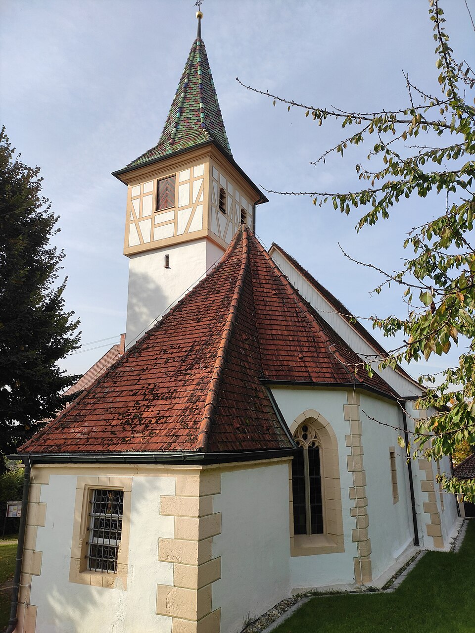 Umzug von Leutenbach nach Zypern per Container: Leutenbach Weiler-zum-Stein Peterskirche-A – Foto: MTheiler, CC BY-SA 3.0, via Wikimedia Commons Umzug von Leutenbach nach Zypern per Container: Leutenbach Weiler-zum-Stein Peterskirche-A