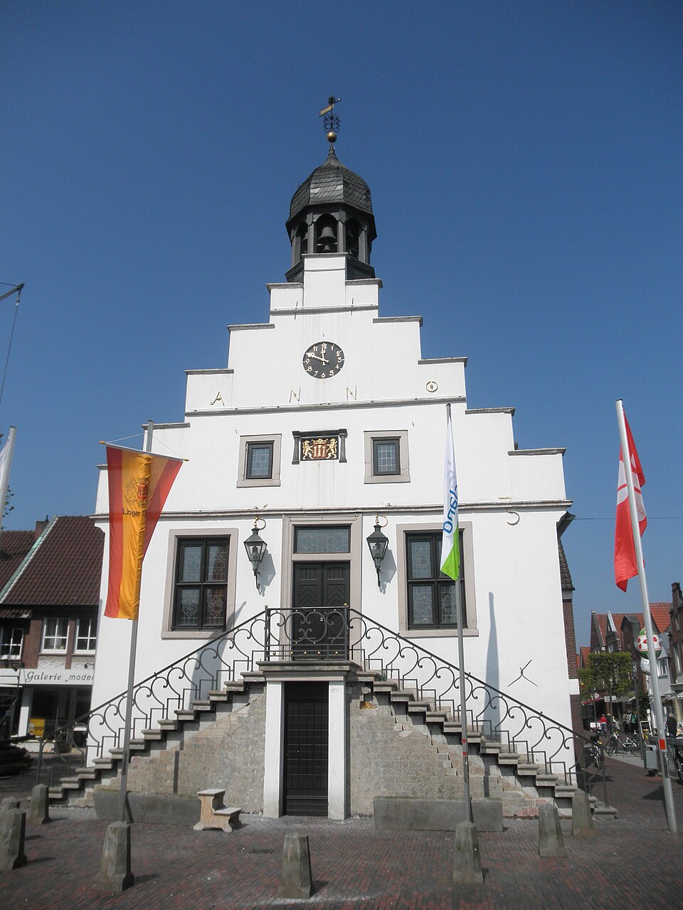 Umzug von Lingen (Ems) nach Zypern per Container: Urbodomo de Lingen in Lingen (Ems) – Foto: Thomas Pusch, CC BY-SA 3.0, via Wikimedia Commons Umzug von Lingen (Ems) nach Zypern per Container: Urbodomo de Lingen in Lingen (Ems)