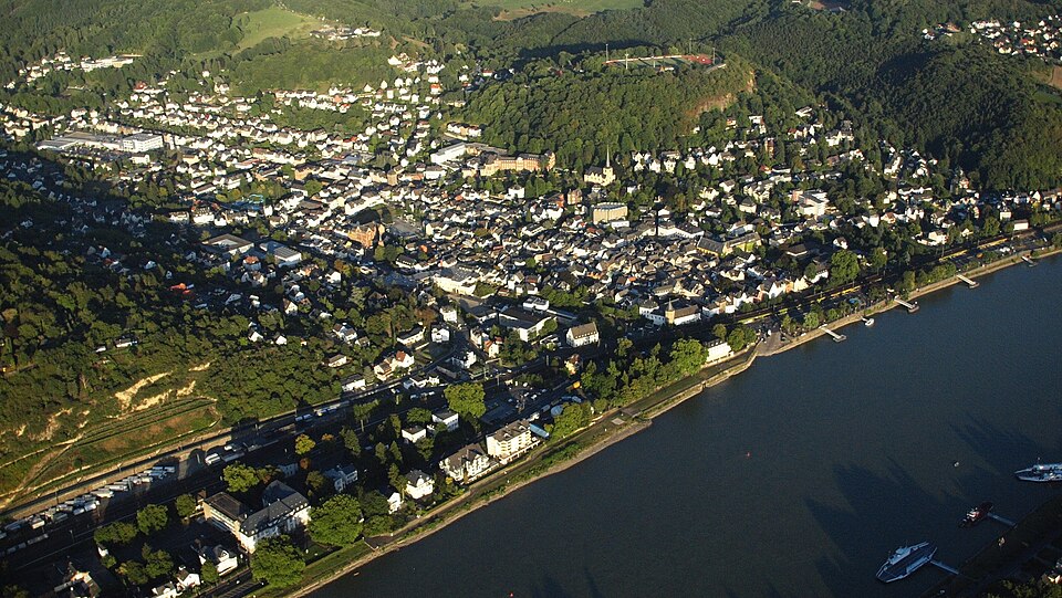 Umzug von Linz am Rhein nach Zypern per Container: Stadtansicht Linz am Rhein – Foto: Wolkenkratzer, CC BY-SA 3.0, via Wikimedia Commons Umzug von Linz am Rhein nach Zypern per Container: Stadtansicht Linz am Rhein