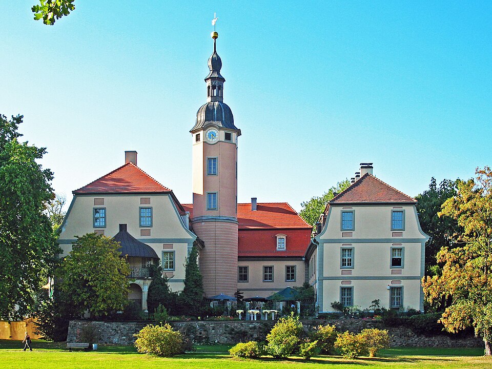 Umzug von Machern nach Zypern per Container: Machern castle – Foto: Grombo, CC BY-SA 3.0, via Wikimedia Commons Umzug von Machern nach Zypern per Container: Machern castle