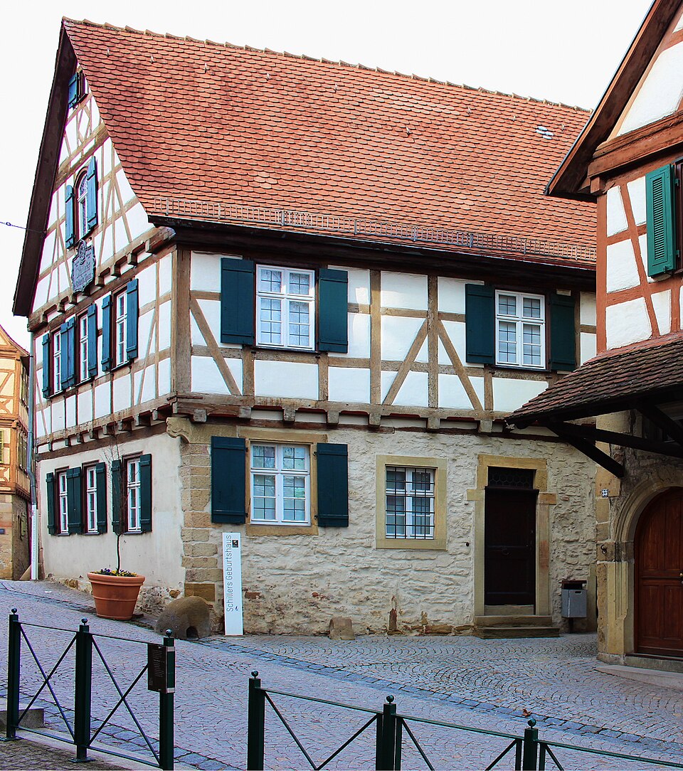 Umzug von Marbach am Neckar nach Zypern per Container: Geburtshaus Friedrich Schiller in Marbach in Marbach am Neckar – Foto: Usien, CC BY-SA 3.0, via Wikimedia Commons Umzug von Marbach am Neckar nach Zypern per Container: Geburtshaus Friedrich Schiller in Marbach in Marbach am Neckar