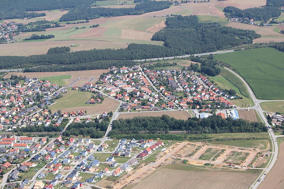 Umzug von Maxhütte-Haidhof nach Zypern per Container: Stadtansicht Maxhütte-Haidhof – Foto: A. Köppl, CC BY 3.0, via Wikimedia Commons Umzug von Maxhütte-Haidhof nach Zypern per Container: Stadtansicht Maxhütte-Haidhof