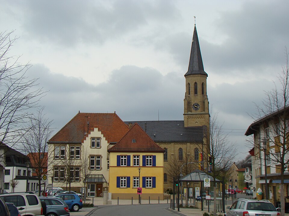 Umzug von Meckesheim nach Zypern per Container: Meckesheim Ortsmitte – Foto: Peter Schmelzle, CC BY-SA 3.0, via Wikimedia Commons Umzug von Meckesheim nach Zypern per Container: Meckesheim Ortsmitte