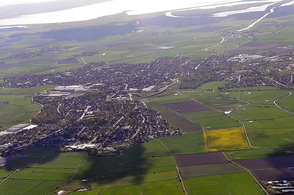 Umzug von Meldorf nach Zypern per Container: Luftaufnahmen Nordseekueste in Meldorf