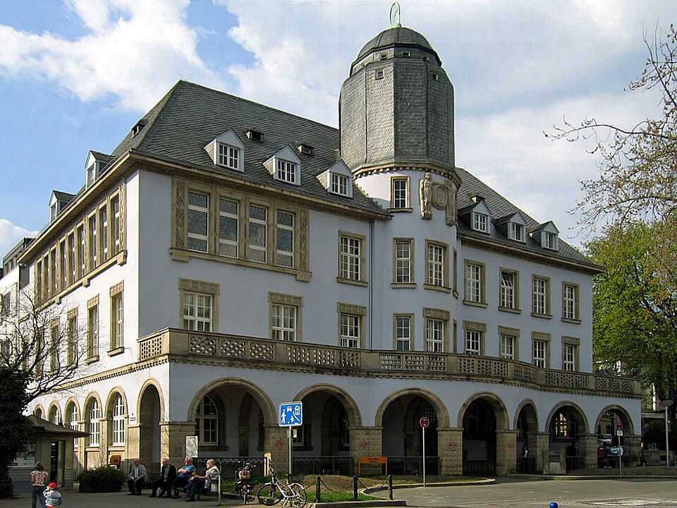 Umzug von Menden (Sauerland) nach Zypern per Container: Menden Asio in Menden (Sauerland) – Foto: Asio otus, CC BY-SA 3.0, via Wikimedia Commons Umzug von Menden (Sauerland) nach Zypern per Container: Menden Asio in Menden (Sauerland)