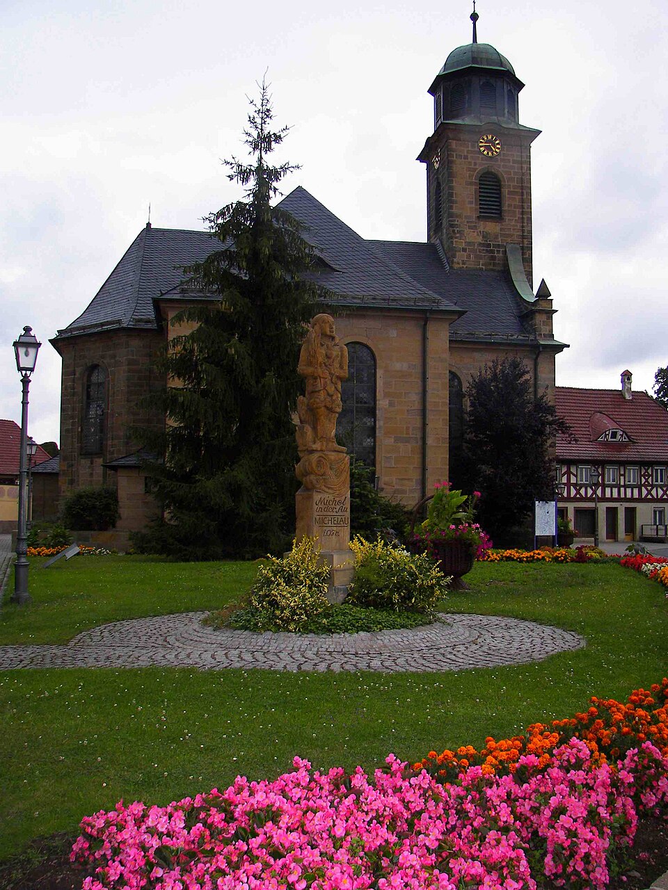 Umzug von Michelau nach Zypern per Container: Michelau Kirche – Foto: Benreis, CC BY-SA 3.0, via Wikimedia Commons Umzug von Michelau nach Zypern per Container: Michelau Kirche
