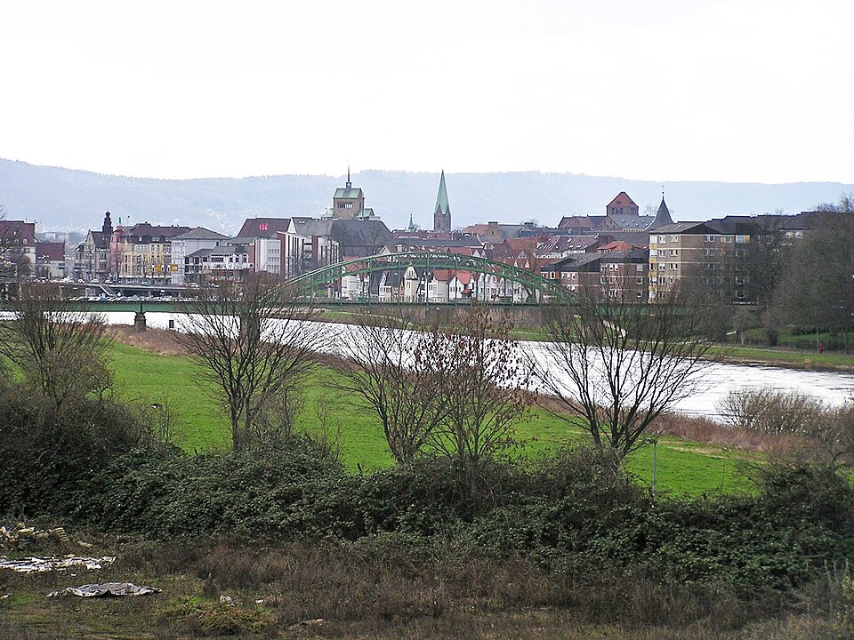 Umzug von Minden nach Zypern per Container: Minden ueber weser von norden – Foto: Aeggy, CC BY-SA 3.0, via Wikimedia Commons Umzug von Minden nach Zypern per Container: Minden ueber weser von norden
