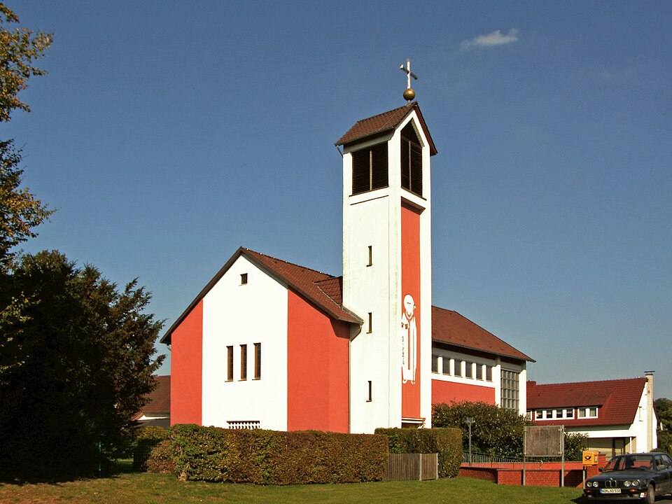 Umzug von Moringen nach Zypern per Container: Moringen Kirche Ulrich – Foto: Kirchenfan, CC0, via Wikimedia Commons Umzug von Moringen nach Zypern per Container: Moringen Kirche Ulrich