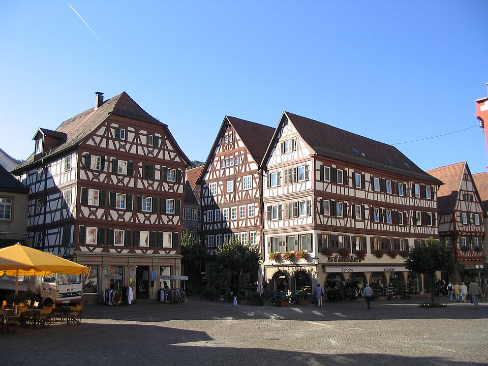 Umzug von Mosbach nach Zypern per Container: Mosbach Marktplatz gegenseite – Foto: AlterVista, CC BY-SA 3.0, via Wikimedia Commons Umzug von Mosbach nach Zypern per Container: Mosbach Marktplatz gegenseite