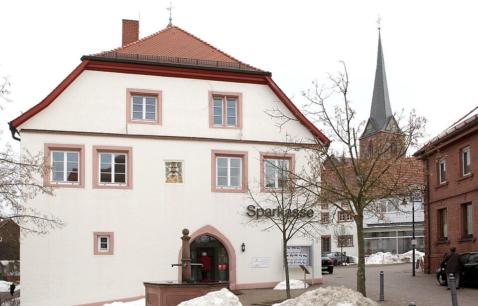 Umzug von Mudau nach Zypern per Container: Altes Rathaus – Foto: Arzio, CC BY 3.0, via Wikimedia Commons Umzug von Mudau nach Zypern per Container: Altes Rathaus