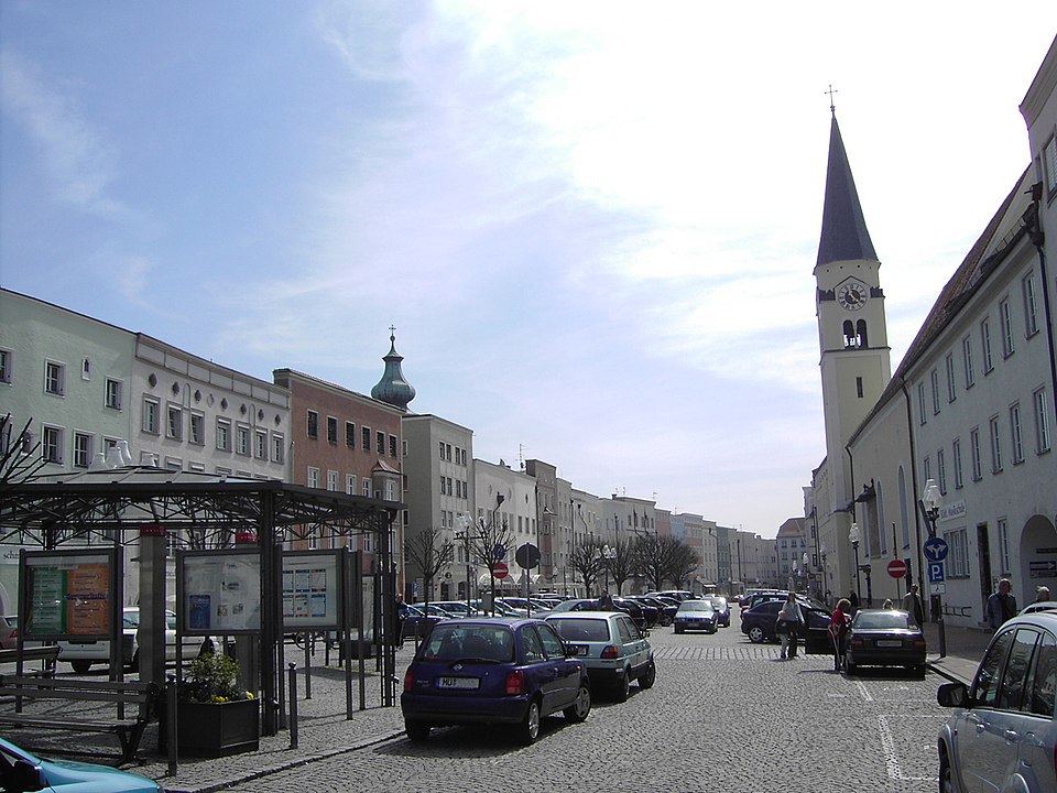 Umzug von Mühldorf am Inn nach Zypern per Container: Stadtansicht Mühldorf am Inn – Foto: Alexander Z., CC BY-SA 3.0, via Wikimedia Commons Umzug von Mühldorf am Inn nach Zypern per Container: Stadtansicht Mühldorf am Inn