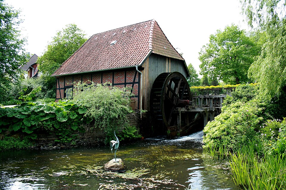 Umzug von Munster nach Zypern per Container: Munster (Örtze), Wassermühle ies – Foto: Frank Vincentz, CC BY-SA 3.0, via Wikimedia Commons Umzug von Munster nach Zypern per Container: Munster (Örtze), Wassermühle ies