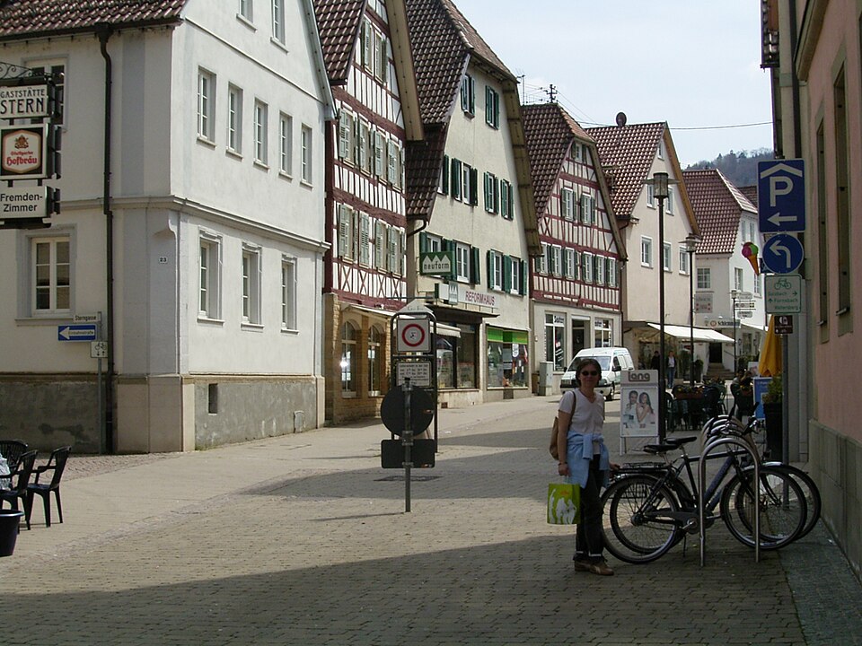 Umzug von Murrhardt nach Zypern per Container: Murrhardt Downtown – Foto: Martinhelfer, Public domain, via Wikimedia Commons Umzug von Murrhardt nach Zypern per Container: Murrhardt Downtown