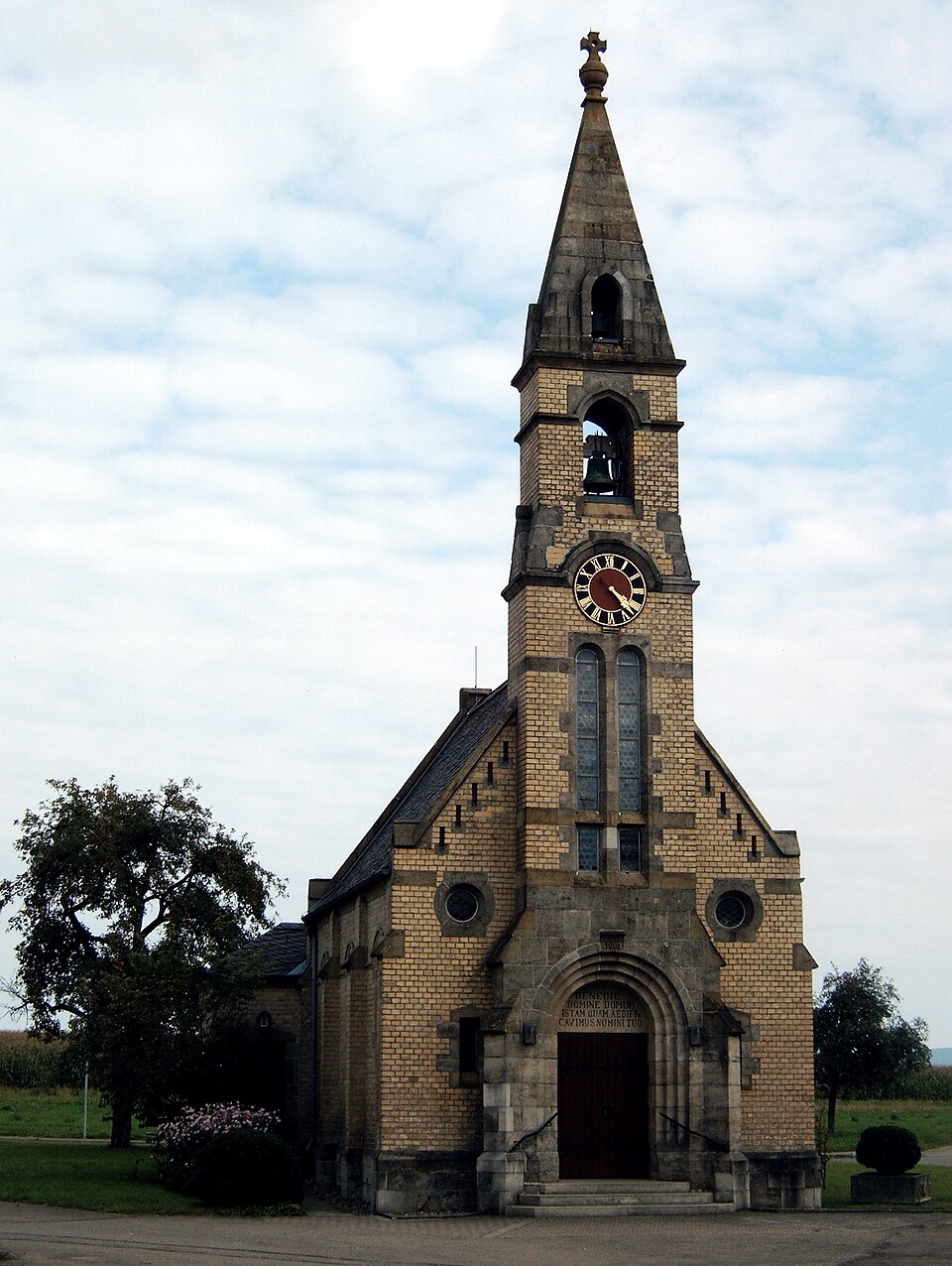 Umzug von Mutlangen nach Zypern per Container: Kapelle Pfersbach in Mutlangen – Foto: dealerofsalvation, CC BY-SA 3.0, via Wikimedia Commons Umzug von Mutlangen nach Zypern per Container: Kapelle Pfersbach in Mutlangen