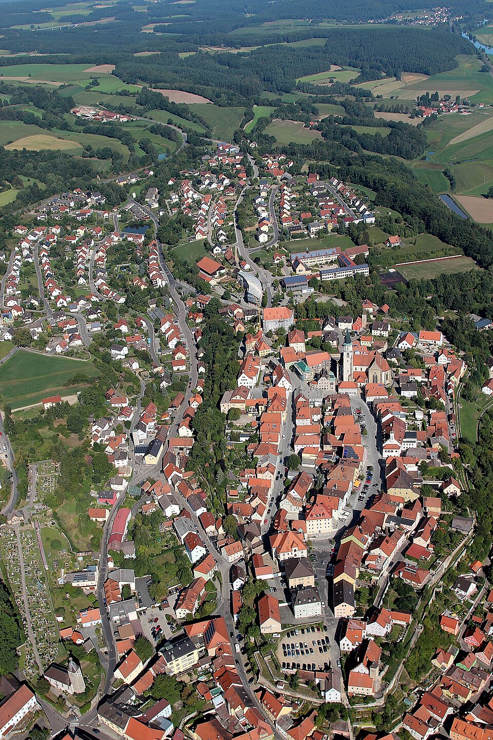 Umzug von Nabburg nach Zypern per Container: Stadtansicht Nabburg – Foto: Alois Köppl, Gleiritsch, CC BY 3.0, via Wikimedia Commons Umzug von Nabburg nach Zypern per Container: Stadtansicht Nabburg