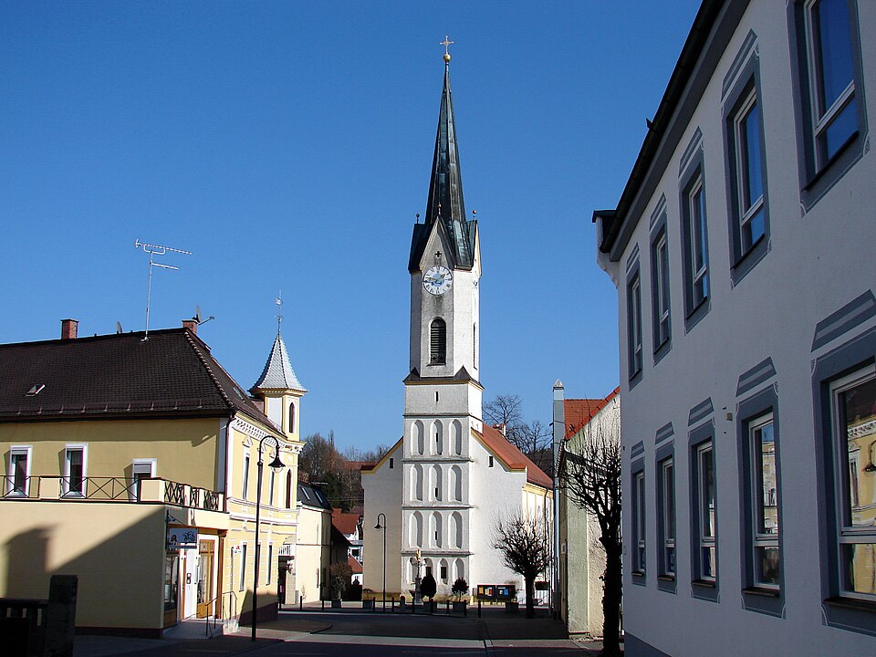 Umzug von Nandlstadt nach Zypern per Container: Nandlstadt St. Martin – Foto: H. Helmlechner, Mainburg, CC BY-SA 3.0, via Wikimedia Commons Umzug von Nandlstadt nach Zypern per Container: Nandlstadt St. Martin