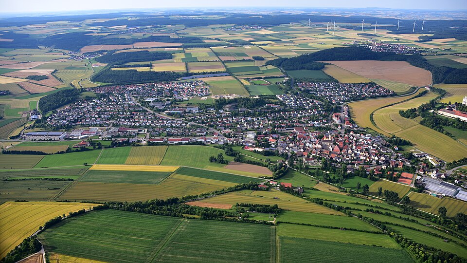 Umzug von Neresheim nach Zypern per Container: Stadtansicht Neresheim – Foto: Wolkenkratzer, CC BY-SA 4.0, via Wikimedia Commons Umzug von Neresheim nach Zypern per Container: Stadtansicht Neresheim