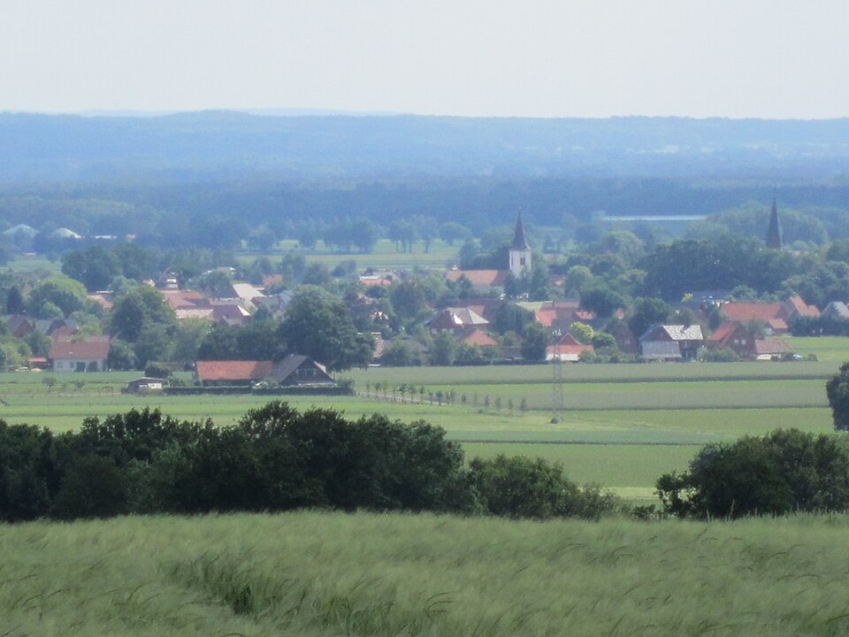 Umzug von Neuenkirchen (Niedersachsen) nach Zypern per Container: Vörden, Panorama in Neuenkirchen (Niedersachsen) – Foto: Corradox, CC BY-SA 3.0, via Wikimedia Commons Umzug von Neuenkirchen (Niedersachsen) nach Zypern per Container: Vörden, Panorama in Neuenkirchen (Niedersachsen)