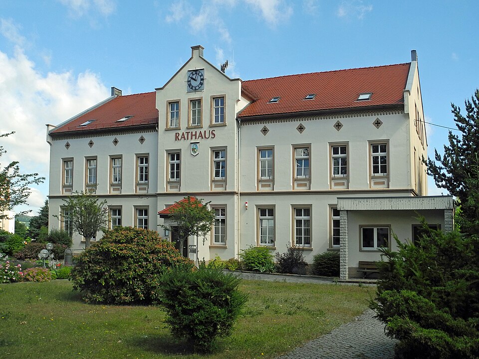 Umzug von Neukirch/Lausitz nach Zypern per Palette: Neukirch Rathaus in Neukirch/Lausitz