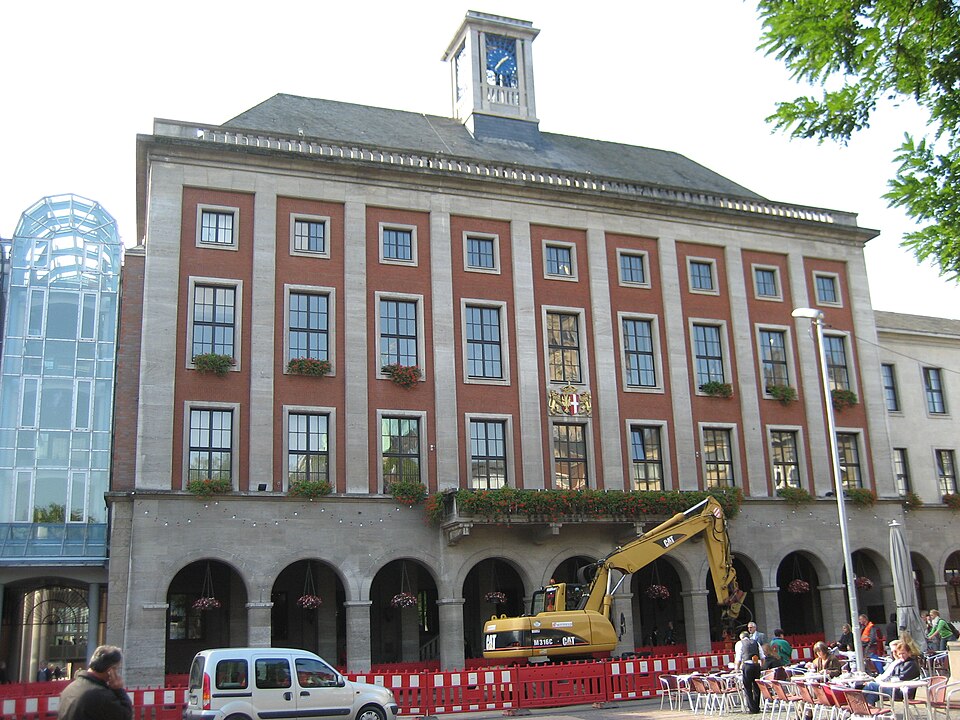 Umzug von Neuss nach Zypern per Container: Neuss, Rathaus