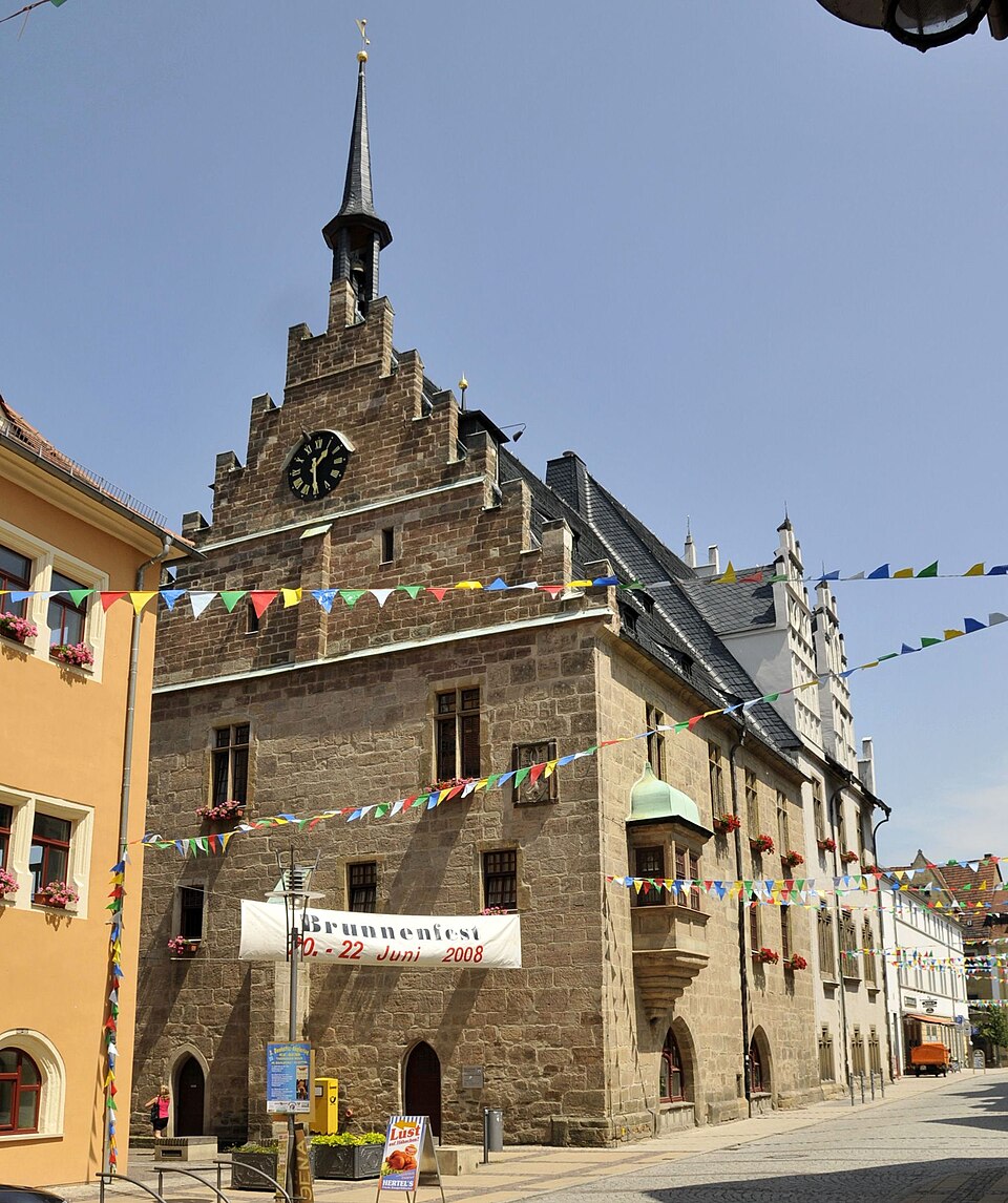 Umzug von Neustadt an der Orla nach Zypern per Container: Thueringen Neustadt Orla Rathaus in Neustadt an der Orla – Foto: CTHOE, CC BY-SA 3.0, via Wikimedia Commons Umzug von Neustadt an der Orla nach Zypern per Container: Thueringen Neustadt Orla Rathaus in Neustadt an der Orla