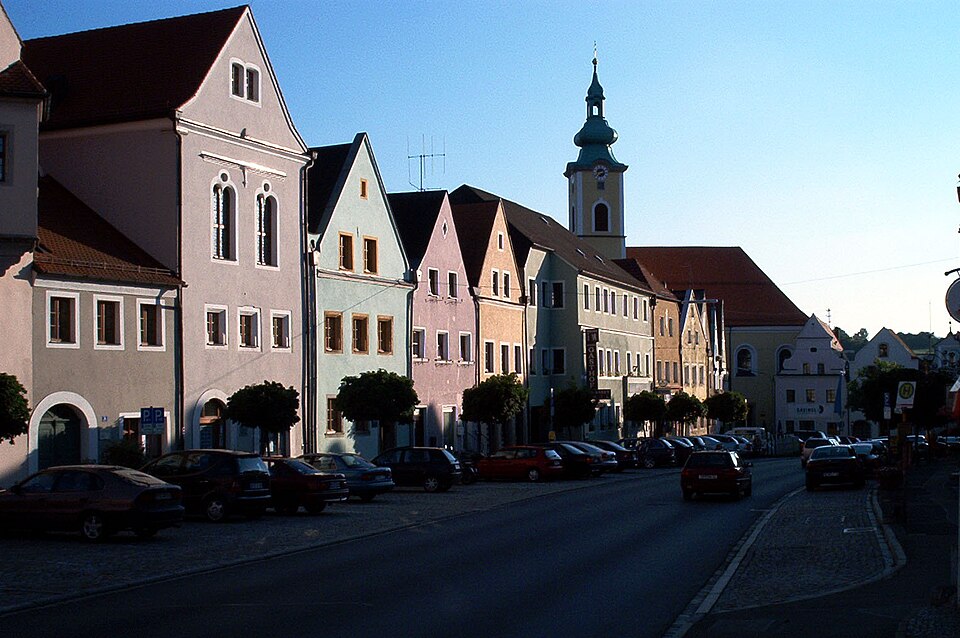 Umzug von Neustadt an der Waldnaab nach Zypern per Container: Neustadt Waldnaab in Neustadt an der Waldnaab – Foto: btr, CC BY-SA 2.5, via Wikimedia Commons Umzug von Neustadt an der Waldnaab nach Zypern per Container: Neustadt Waldnaab in Neustadt an der Waldnaab