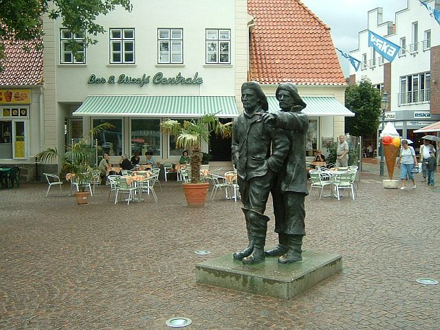 Umzug von Neustadt in Holstein nach Zypern per Container: Neustadt holstein marktplatz in Neustadt in Holstein – Foto: Peng 11:56, 7 September 2006 (UTC), CC BY-SA 3.0, via Wikimedia Commons Umzug von Neustadt in Holstein nach Zypern per Container: Neustadt holstein marktplatz in Neustadt in Holstein