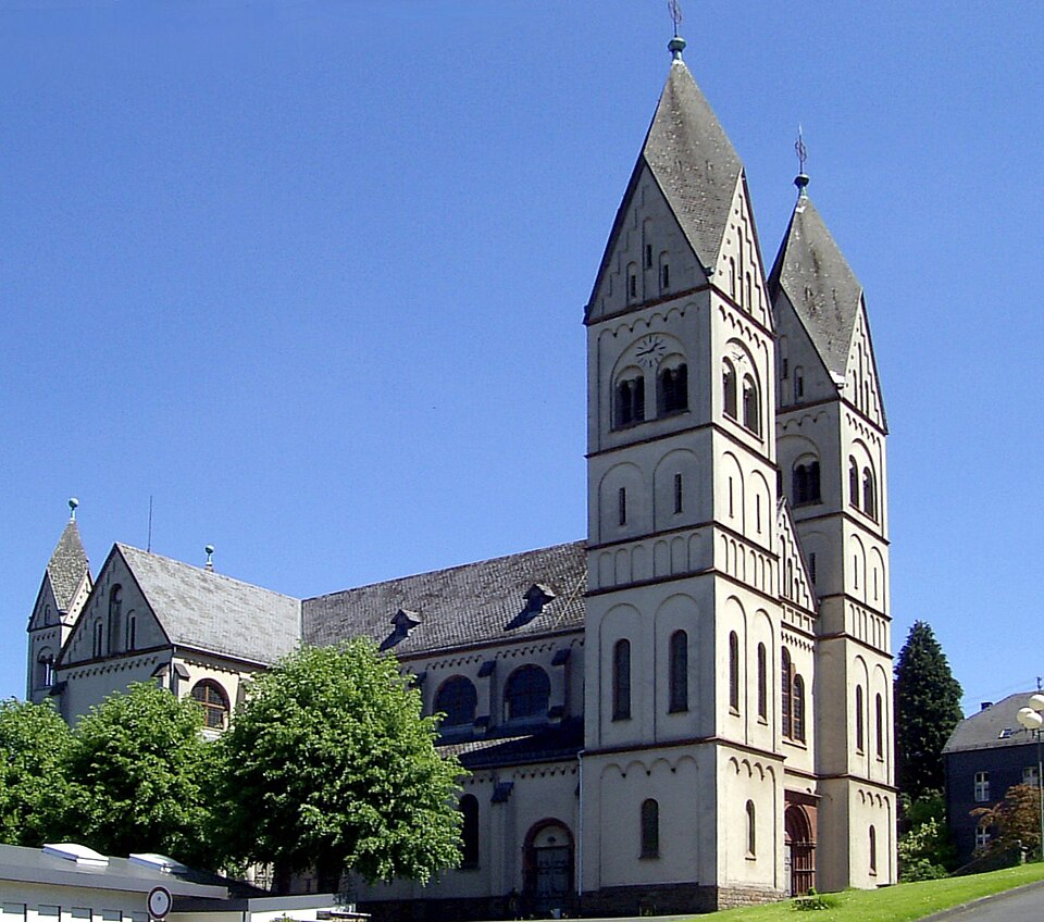 Umzug von Niederfischbach nach Zypern per Container: Niederfischbach, Kirche St. Mauritius und Gefährten – Foto: Rauenstein, CC BY-SA 3.0, via Wikimedia Commons Umzug von Niederfischbach nach Zypern per Container: Niederfischbach, Kirche St. Mauritius und Gefährten