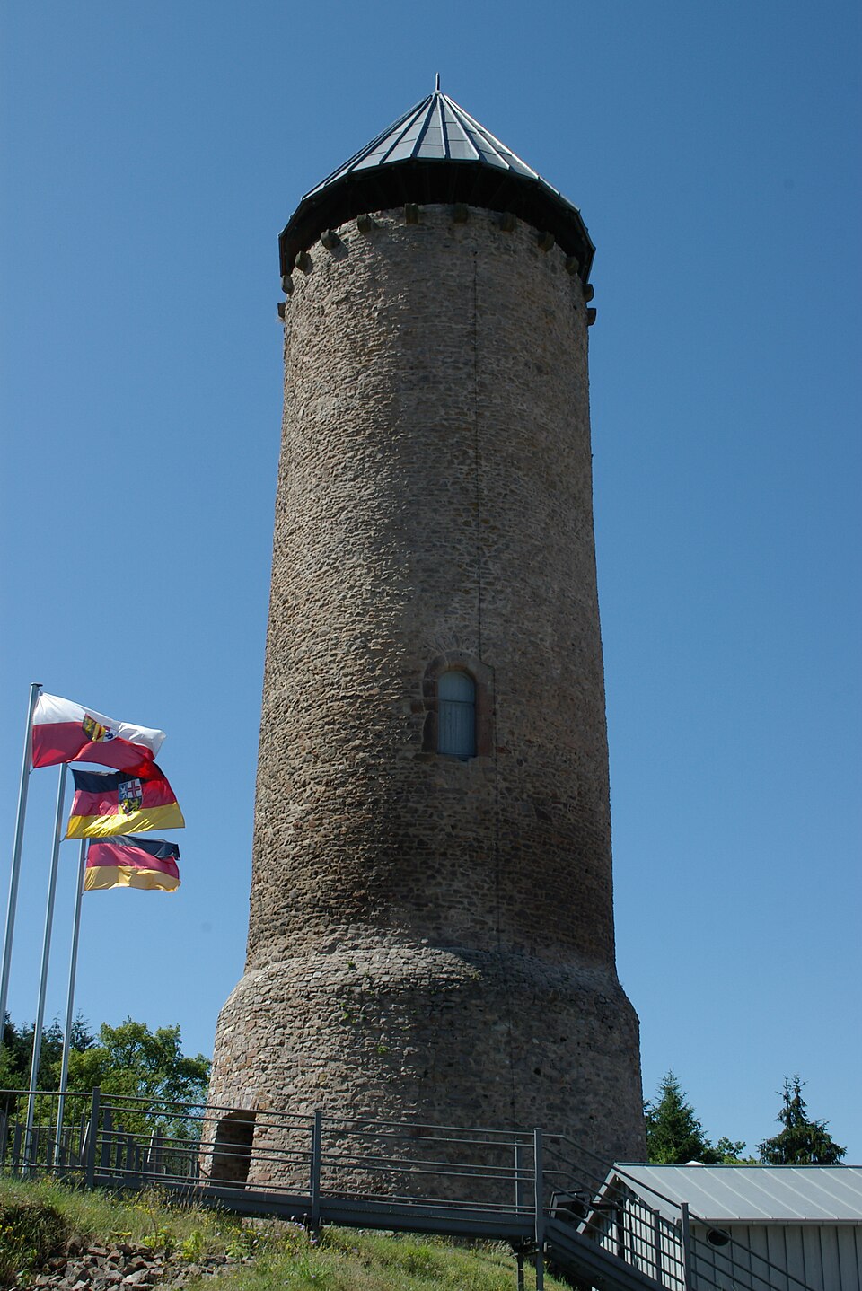 Umzug von Nohfelden nach Zypern per Container: Burg Veldenz Nohfelden – Foto: Fjrei, CC BY-SA 3.0, via Wikimedia Commons Umzug von Nohfelden nach Zypern per Container: Burg Veldenz Nohfelden