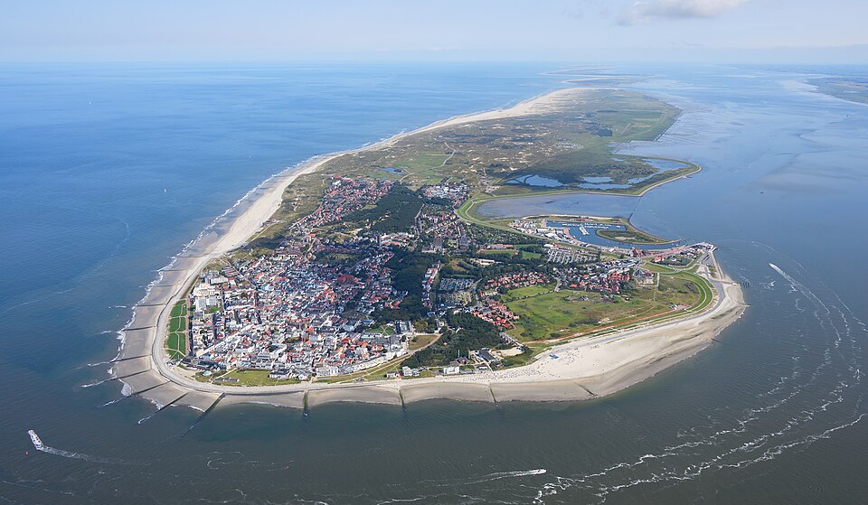 Umzug von Norderney nach Zypern per Container: Aerial image of Norderney (view from the west)