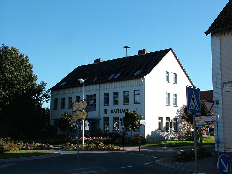 Umzug von Nordstemmen nach Zypern per Container: Nordstemmen, Rathaus