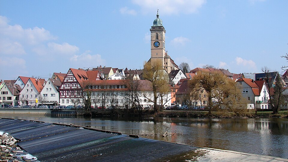 Umzug von Nürtingen nach Zypern per Container: Nürtingen Neckarfront – Foto: Helmlechner, CC BY-SA 4.0, via Wikimedia Commons Umzug von Nürtingen nach Zypern per Container: Nürtingen Neckarfront
