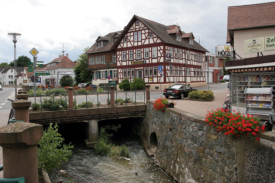 Umzug von Ober-Ramstadt nach Zypern per Container: Ober-Ramstadt Modau – Foto: Kuebi = Armin Kübelbeck, CC BY-SA 3.0, via Wikimedia Commons Umzug von Ober-Ramstadt nach Zypern per Container: Ober-Ramstadt Modau