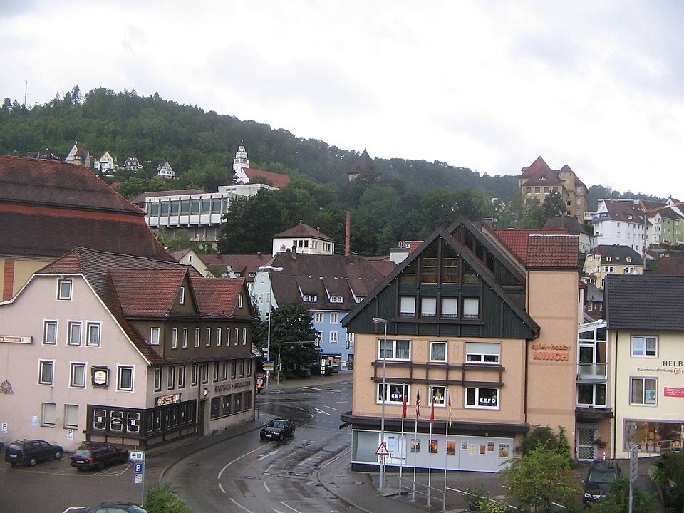 Umzug von Oberndorf nach Zypern per Container: Stadtansicht Oberndorf – Foto: Springmeyer, Public domain, via Wikimedia Commons Umzug von Oberndorf nach Zypern per Container: Stadtansicht Oberndorf