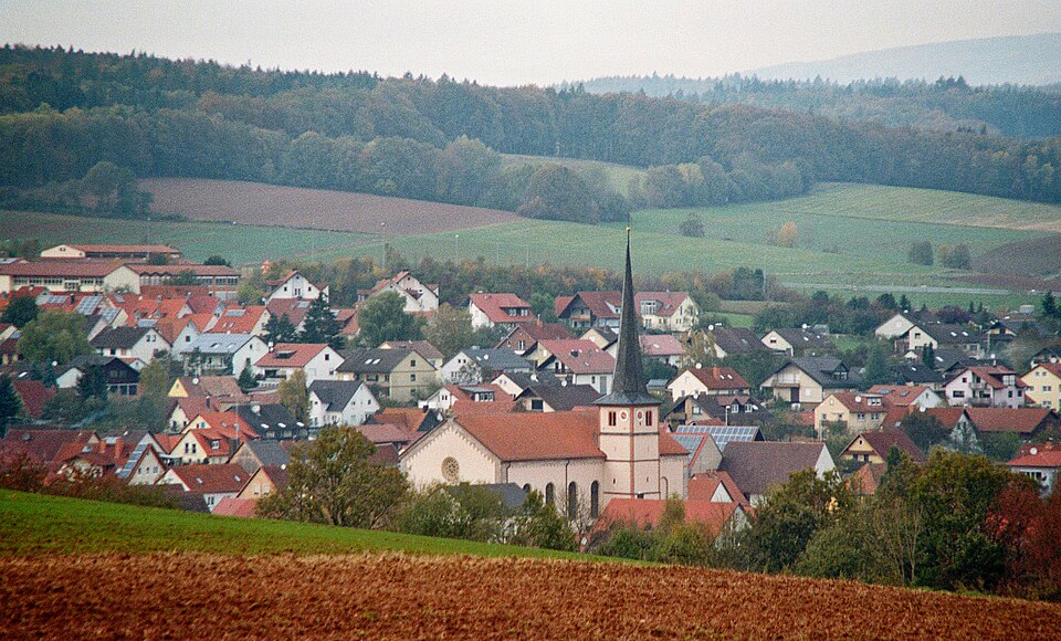 Umzug von Oberthulba nach Zypern per Container: Stadtansicht Oberthulba – Foto: Jan-Herm Janßen, CC BY-SA 3.0, via Wikimedia Commons Umzug von Oberthulba nach Zypern per Container: Stadtansicht Oberthulba