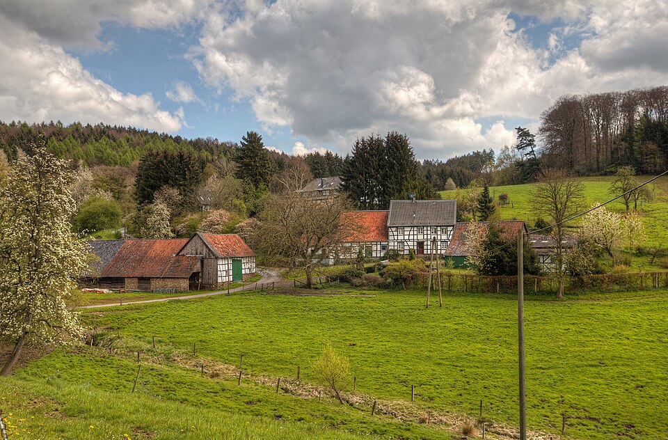 Umzug von Odenthal nach Zypern per Container: Odenthal-Selbach Aussicht HDR – Foto: A.Savin, CC BY-SA 3.0, via Wikimedia Commons Umzug von Odenthal nach Zypern per Container: Odenthal-Selbach Aussicht HDR
