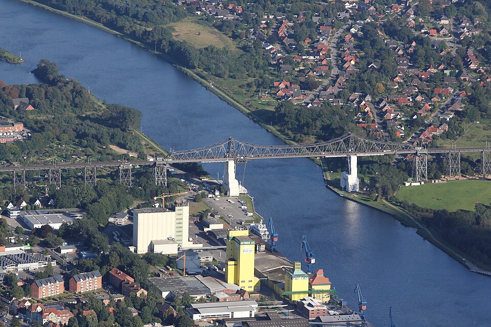 Umzug von Osterrönfeld nach Zypern per Container: Aerial photograph in Osterrönfeld
