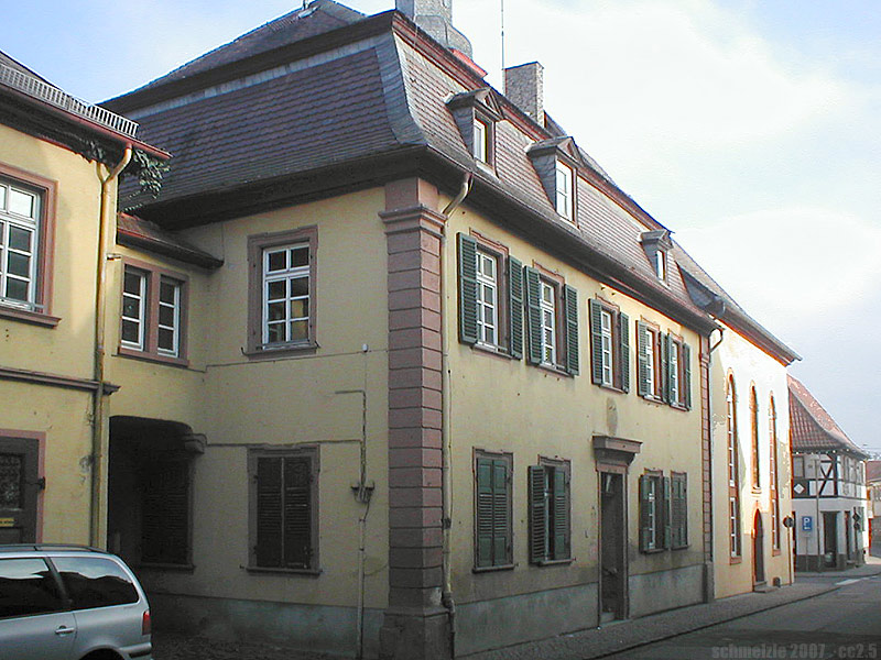 Umzug von Osthofen nach Zypern per Container: Osthofen altesrathaus – Foto: p.schmelzle, CC BY-SA 3.0, via Wikimedia Commons Umzug von Osthofen nach Zypern per Container: Osthofen altesrathaus